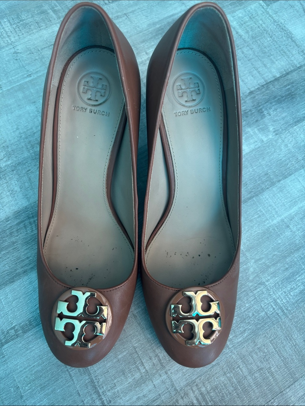 Tory Burch Brown Leather chunky heel with Gold Logo Medallion